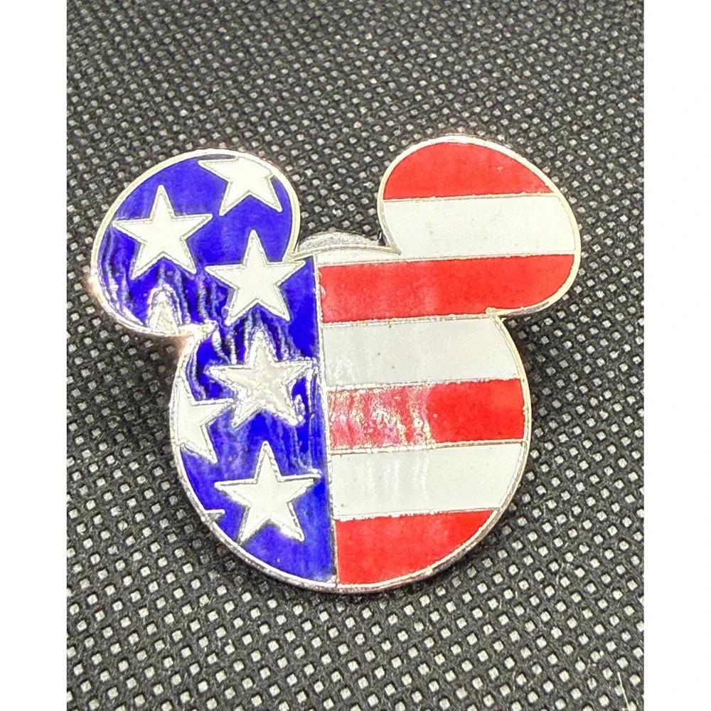 Disney Pin Trading 2002 Mickey Mouse American Flag Stars Stripes Patriotic Pin